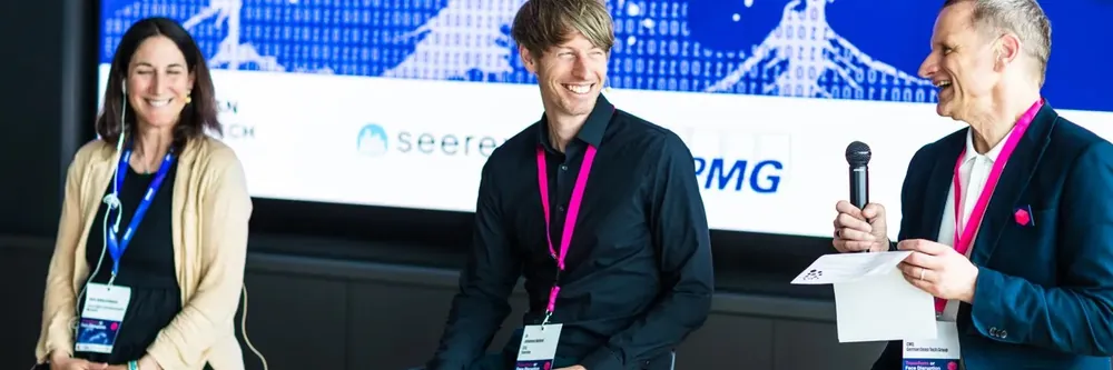 Oliver Viel hosting the panel at Transform or Face Disruption, Berlin